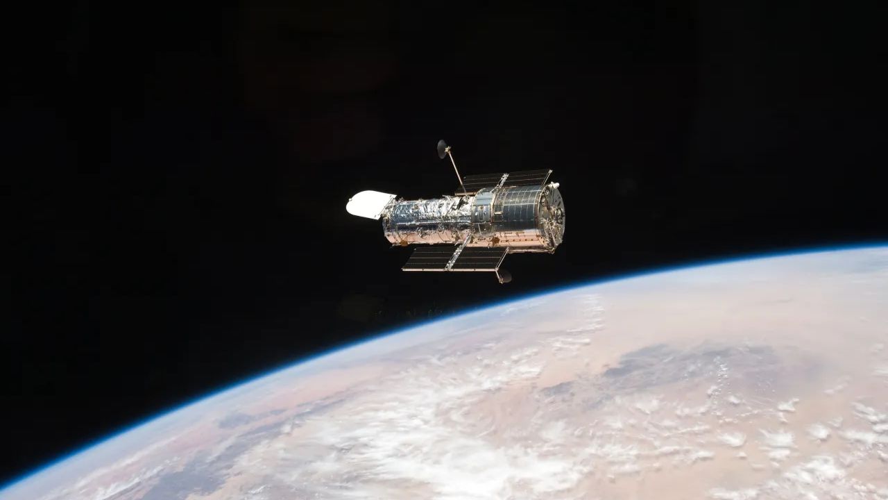 NASA's Hubble Telescope Restarts Science Operations in New One-Gyro Mode